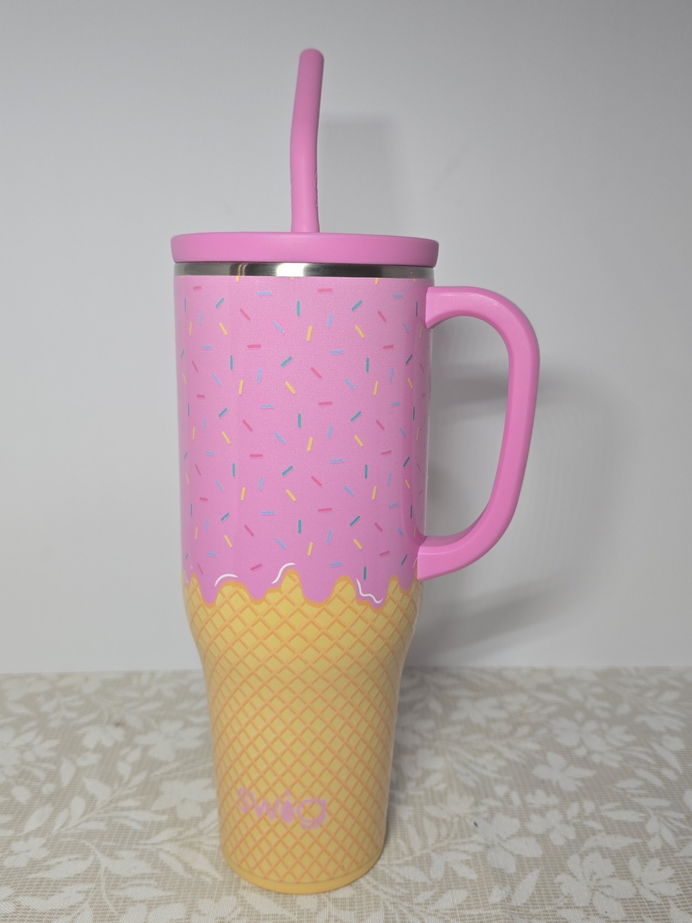 Swig Scoop There It Is Mega Mug Insulated Cup Handle Ice Cream Pink